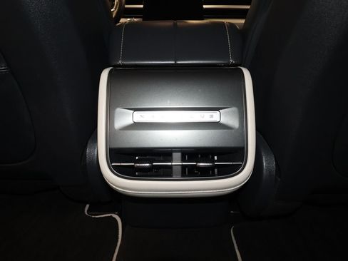 Used 2024 Lincoln Nautilus Reserve AWD/4WD image 30