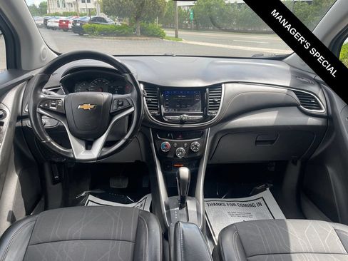 Used 2022 Chevrolet Trax LT w/ Driver Confidence Package AWD/4WD image 17