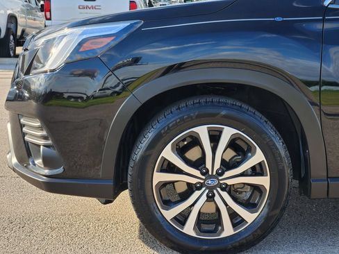 Used 2023 Subaru Forester Limited AWD/4WD image 9