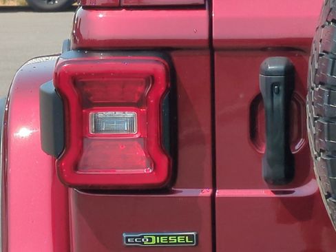 Used 2021 Jeep Wrangler Unlimited Rubicon AWD/4WD image 44