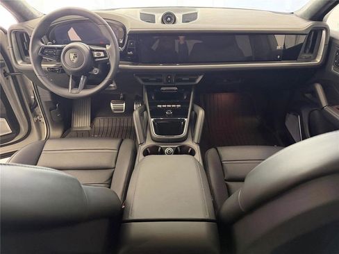 New 2026 Porsche Cayenne Turbo AWD/4WD image 17