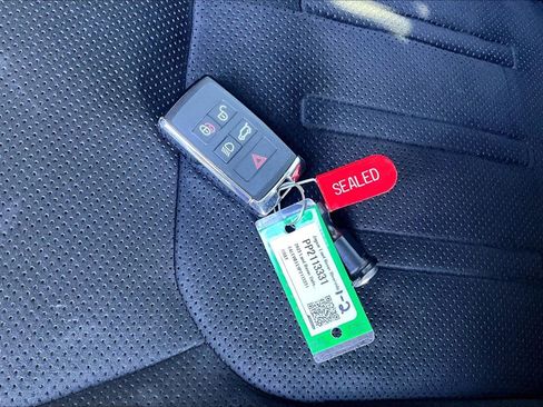 Used 2023 Land Rover Defender 110 Carpathian Edition image 11