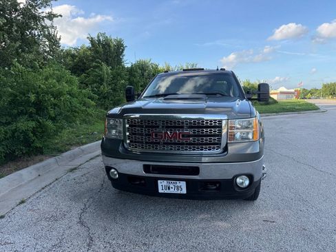 Used 2011 GMC Sierra 3500 SLT w/ SLT Convenience Package AWD/4WD image 3