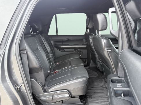 Used 2018 Ford Expedition Max XLT w/ Equipment Group 202A RWD image 42