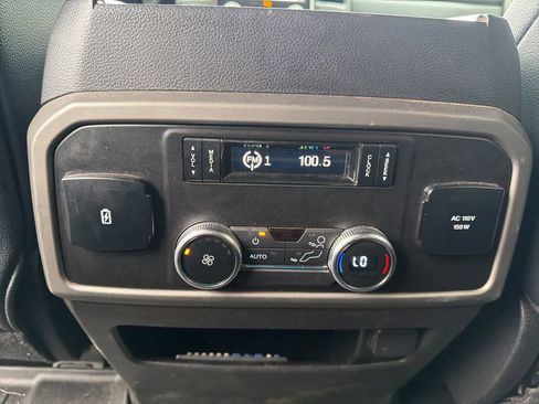 Used 2019 Ford Expedition XLT w/ Equipment Group 202A AWD/4WD image 16