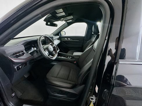 Used 2025 Ford Explorer ST-Line w/ ST-Line Street Pack AWD/4WD image 13