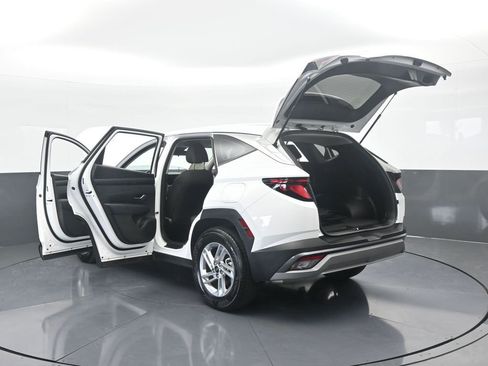 Used 2025 Hyundai Tucson SE image 75