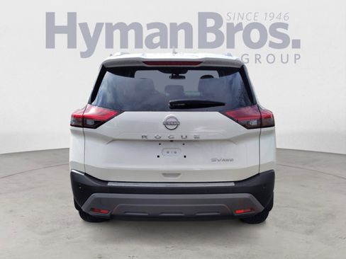 Used 2023 Nissan Rogue SV w/ SV Premium B Package image 4