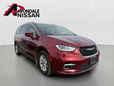 Used 2021 Chrysler Pacifica Touring-L w/ Premium & Safety Sphere Group FWD image 5