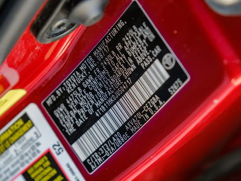 Used 2018 Toyota Camry XLE image 65