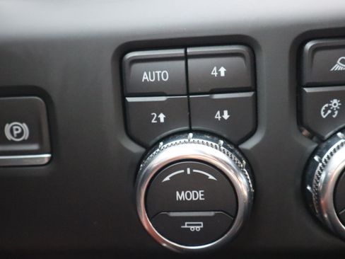 Used 2024 GMC Sierra 2500 Denali Ultimate AWD/4WD image 27