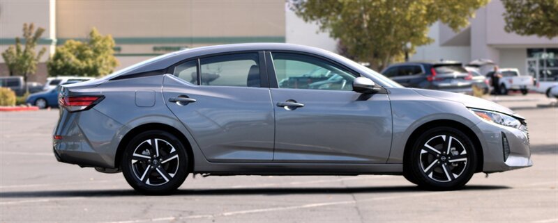 Used 2024 Nissan Sentra SV FWD image 6