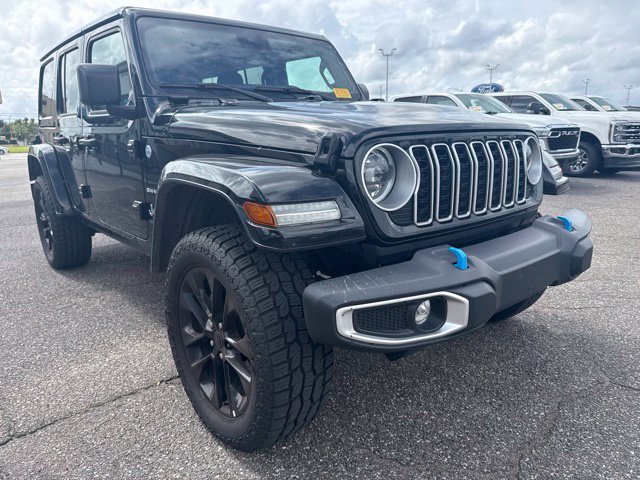 Used 2024 Jeep Wrangler Unlimited Sahara AWD/4WD image 3