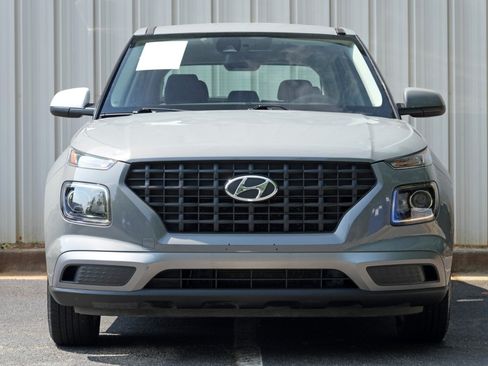 Used 2021 Hyundai Venue SE FWD image 6