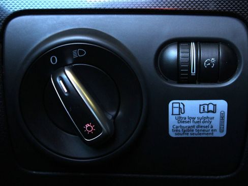 Used 2014 Volkswagen Jetta TDI FWD image 24