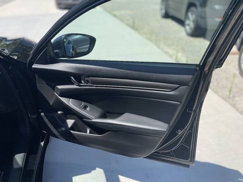 Used 2018 Honda Accord LX image 25