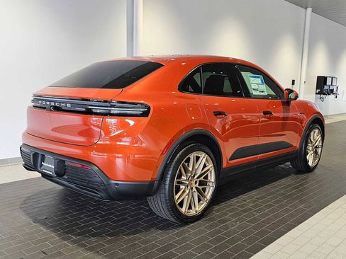 New 2025 Porsche Macan Electric image 7