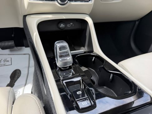 Certified 2023 Volvo XC40 B4 Plus w/ Protection Package Premier FWD image 16