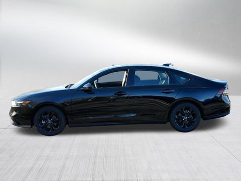 Certified 2025 Honda Accord SE image 4