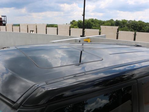 Used 2010 Land Rover Range Rover HSE AWD/4WD image 97