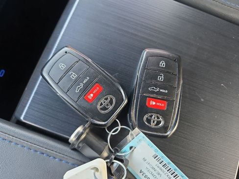 Used 2024 Toyota Tundra Platinum image 34