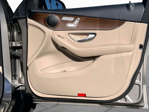 Used 2021 Mercedes-Benz GLC 300 image 22