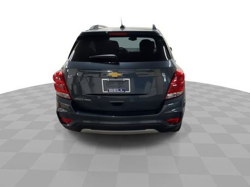Used 2022 Chevrolet Trax LT w/ LT Convenience Package image 8