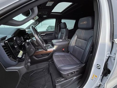 Used 2022 Chevrolet Silverado 1500 High Country w/ High Country Premium Package image 34