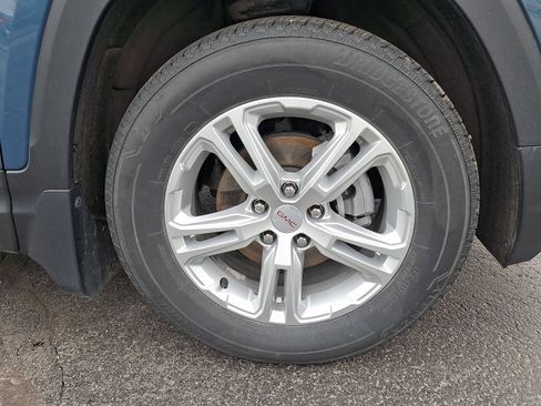 Used 2024 GMC Terrain SLE w/ Driver Convenience Package image 8