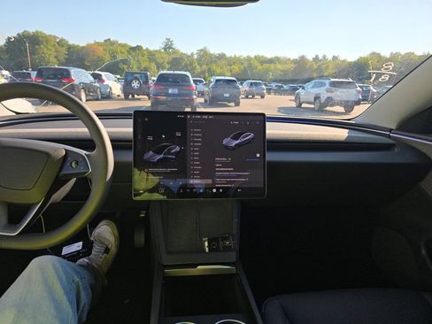 Used 2025 Tesla Model 3 Long Range RWD image 4