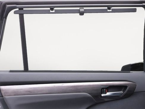 Used 2024 Toyota Highlander Platinum image 16