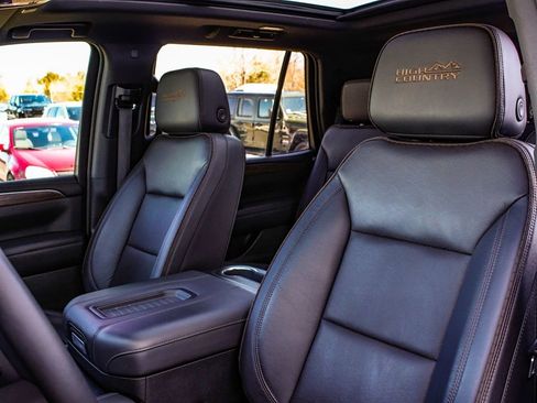 Used 2023 Chevrolet Tahoe High Country AWD/4WD image 32