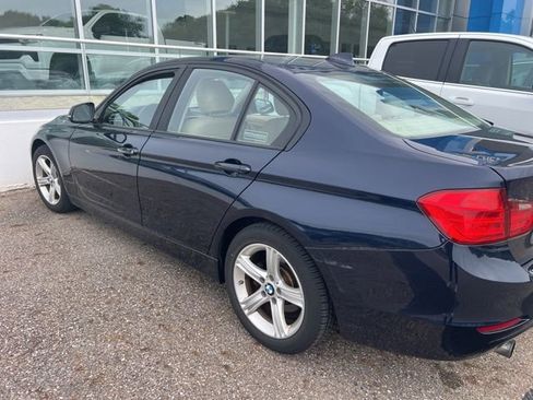 Used 2014 BMW 320i xDrive Sedan AWD/4WD image 4