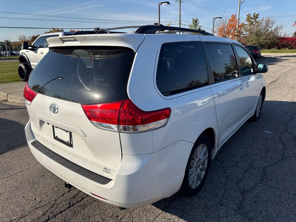 Used 2014 Toyota Sienna XLE AWD/4WD image 5