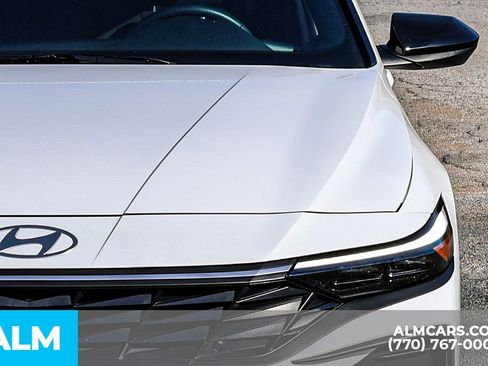 Used 2025 Hyundai Elantra Sport image 16
