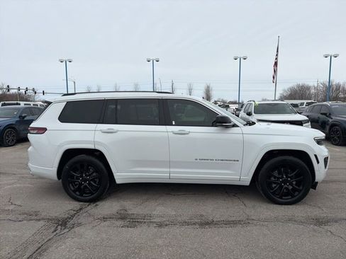 Used 2021 Jeep Grand Cherokee L Overland image 3