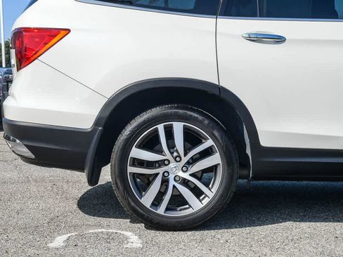 Used 2016 Honda Pilot Touring image 10