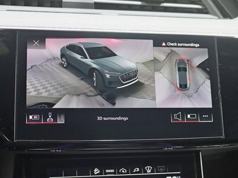 Used 2022 Audi e-tron S Prestige w/ Prestige Package image 20