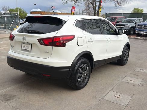 Used 2018 Nissan Rogue Sport S image 5