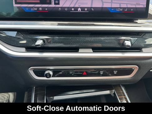 Used 2024 BMW X7 xDrive40i w/ M Sport Package AWD/4WD image 25