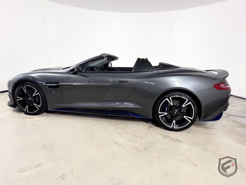 Used 2018 Aston Martin Vanquish S RWD image 8