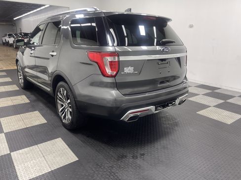 Used 2016 Ford Explorer Platinum image 2
