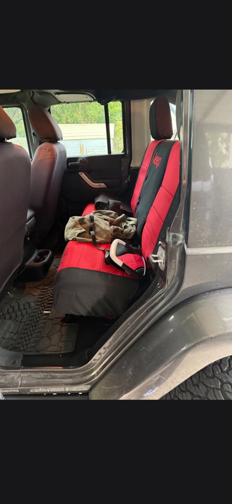 Used 2016 Jeep Wrangler Unlimited Rubicon AWD/4WD image 3