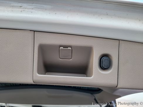 Used 2015 GMC Yukon XL SLT w/ Open Road Package image 32