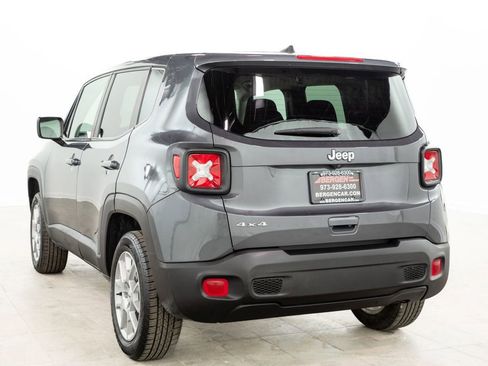 Used 2023 Jeep Renegade Latitude image 10
