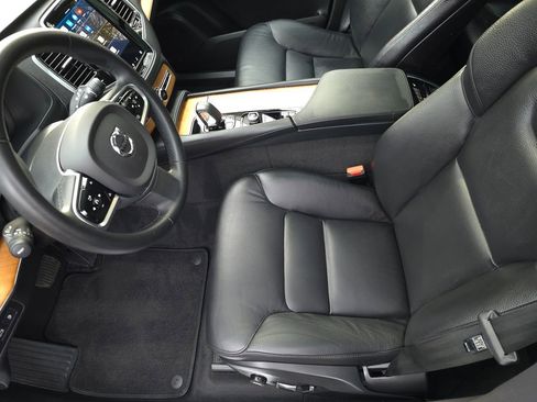 Used 2024 Volvo XC90 T8 Plus image 12