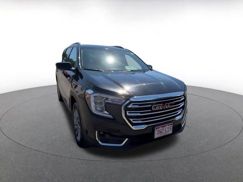 Used 2024 GMC Terrain SLT AWD/4WD image 3