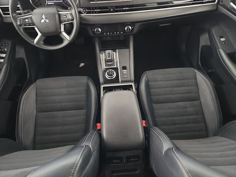 Used 2024 Mitsubishi Outlander SE FWD image 25