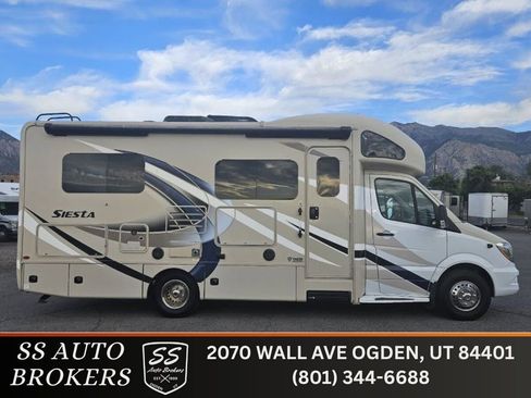 Used 2017 Mercedes-Benz Sprinter 3500 image 1