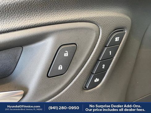 Used 2022 Buick Encore GX Essence w/ Experience Buick Package FWD image 22